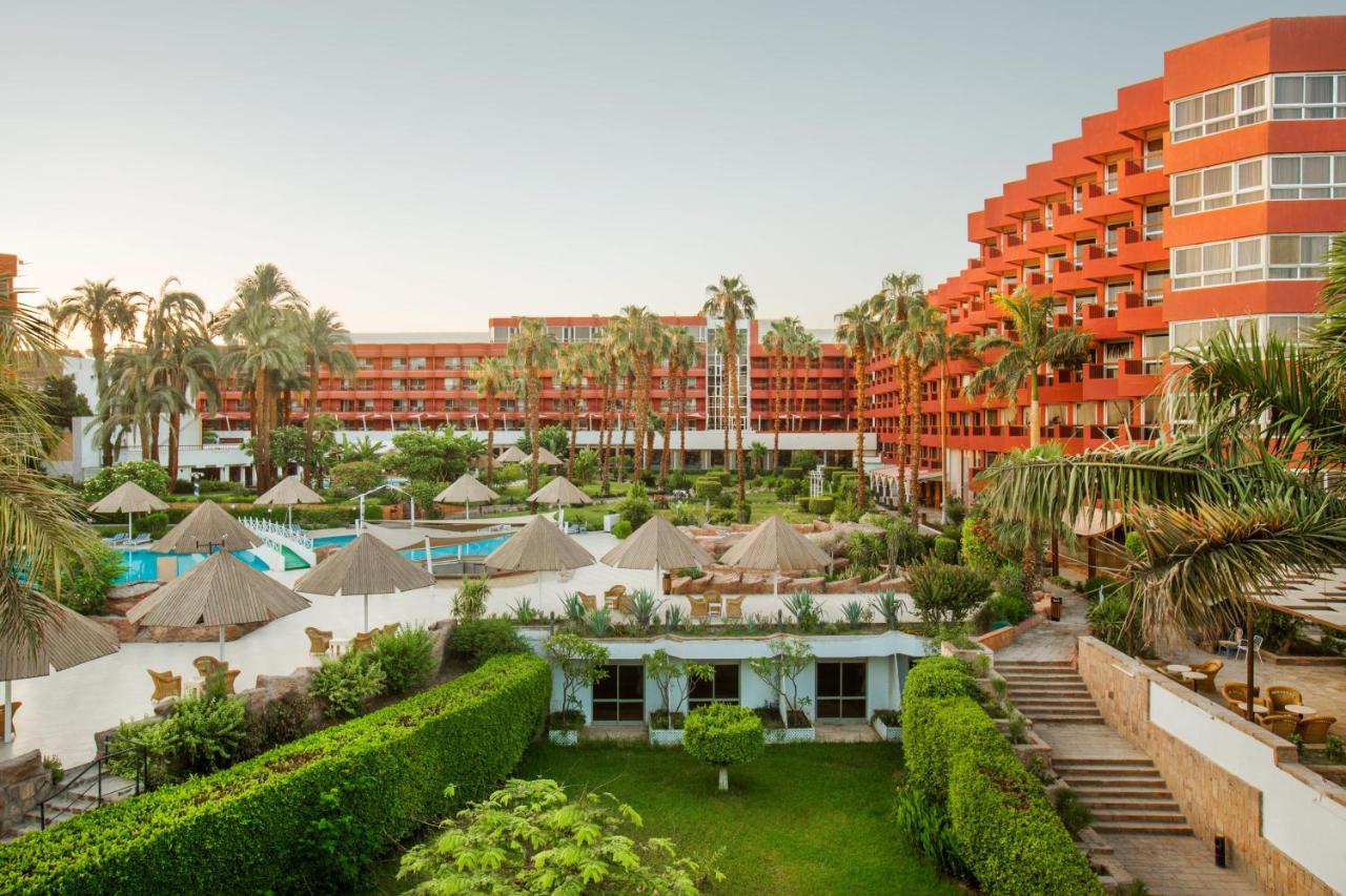 Pyramisa Hotel Luxor Bagian luar foto