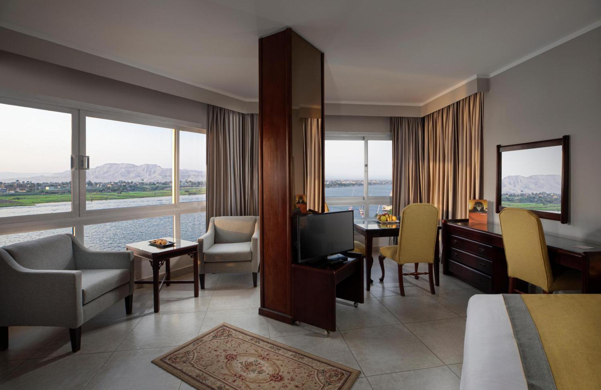 Pyramisa Hotel Luxor Bagian luar foto