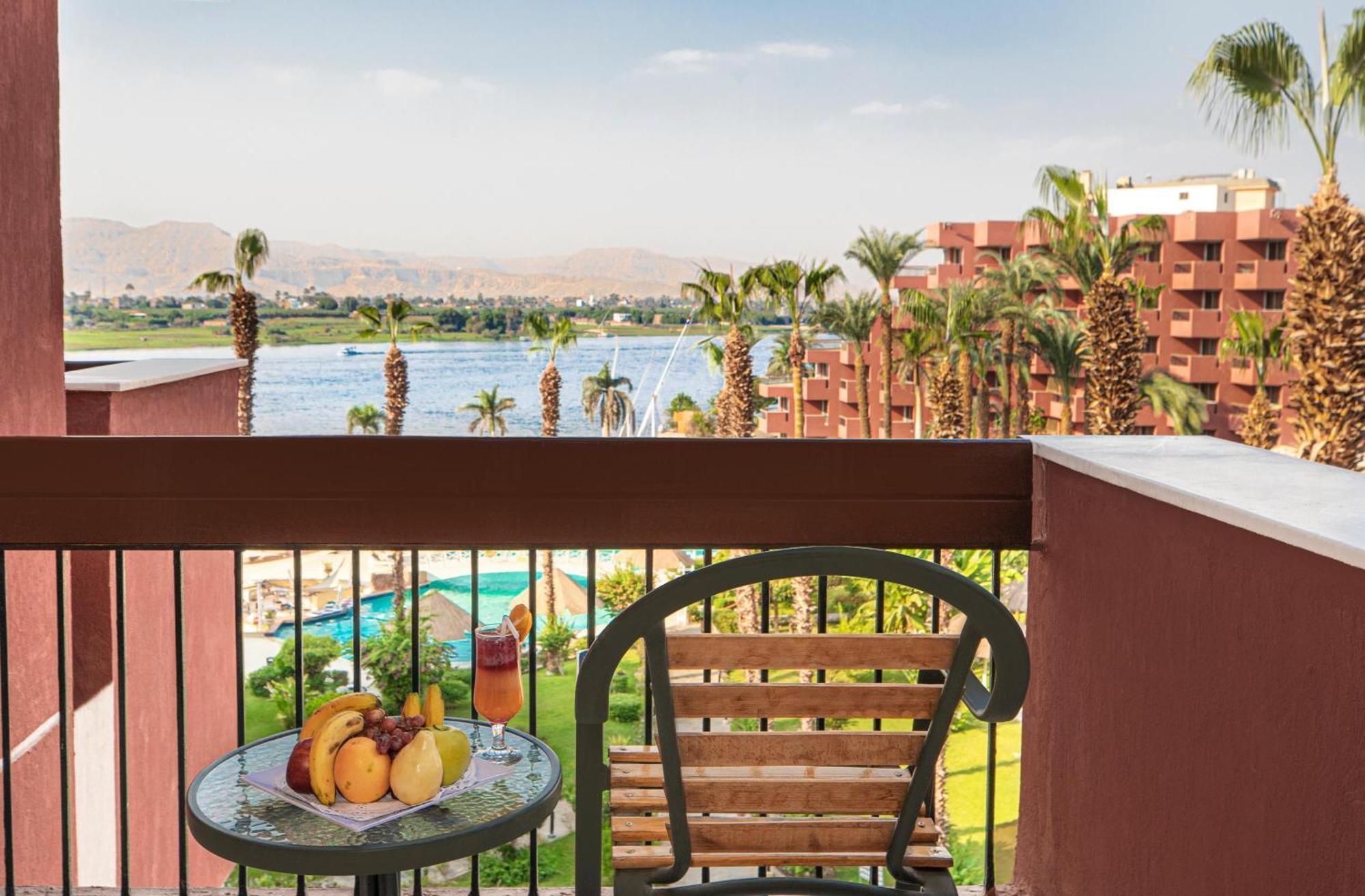 Pyramisa Hotel Luxor Bagian luar foto