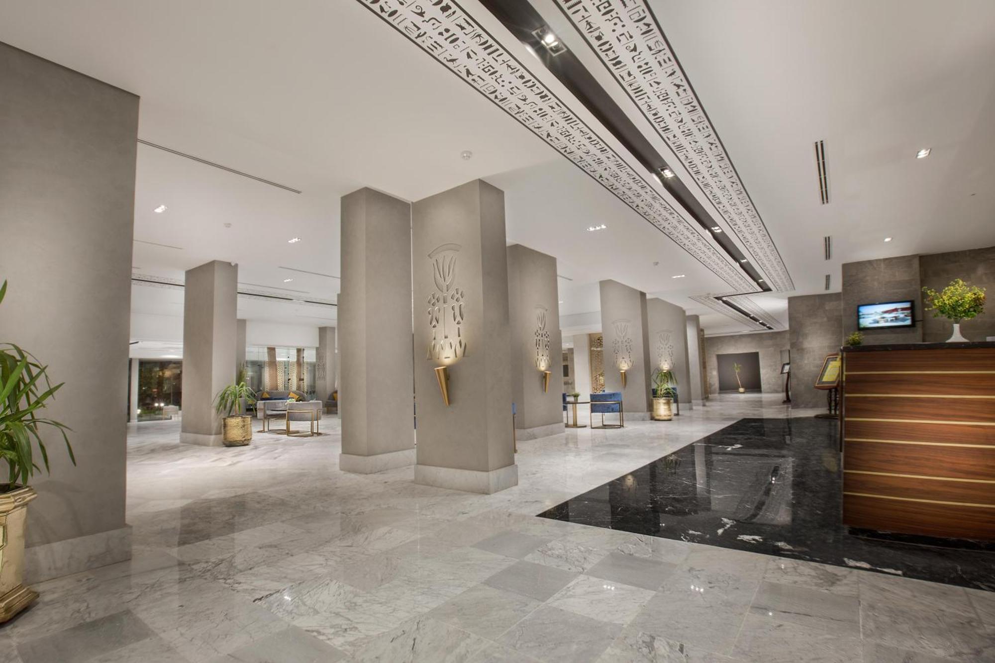 Pyramisa Hotel Luxor Bagian luar foto